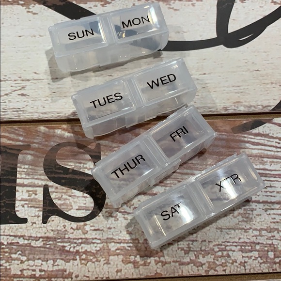 Vera Bradley Travel Pill Case - Picture 5 of 8